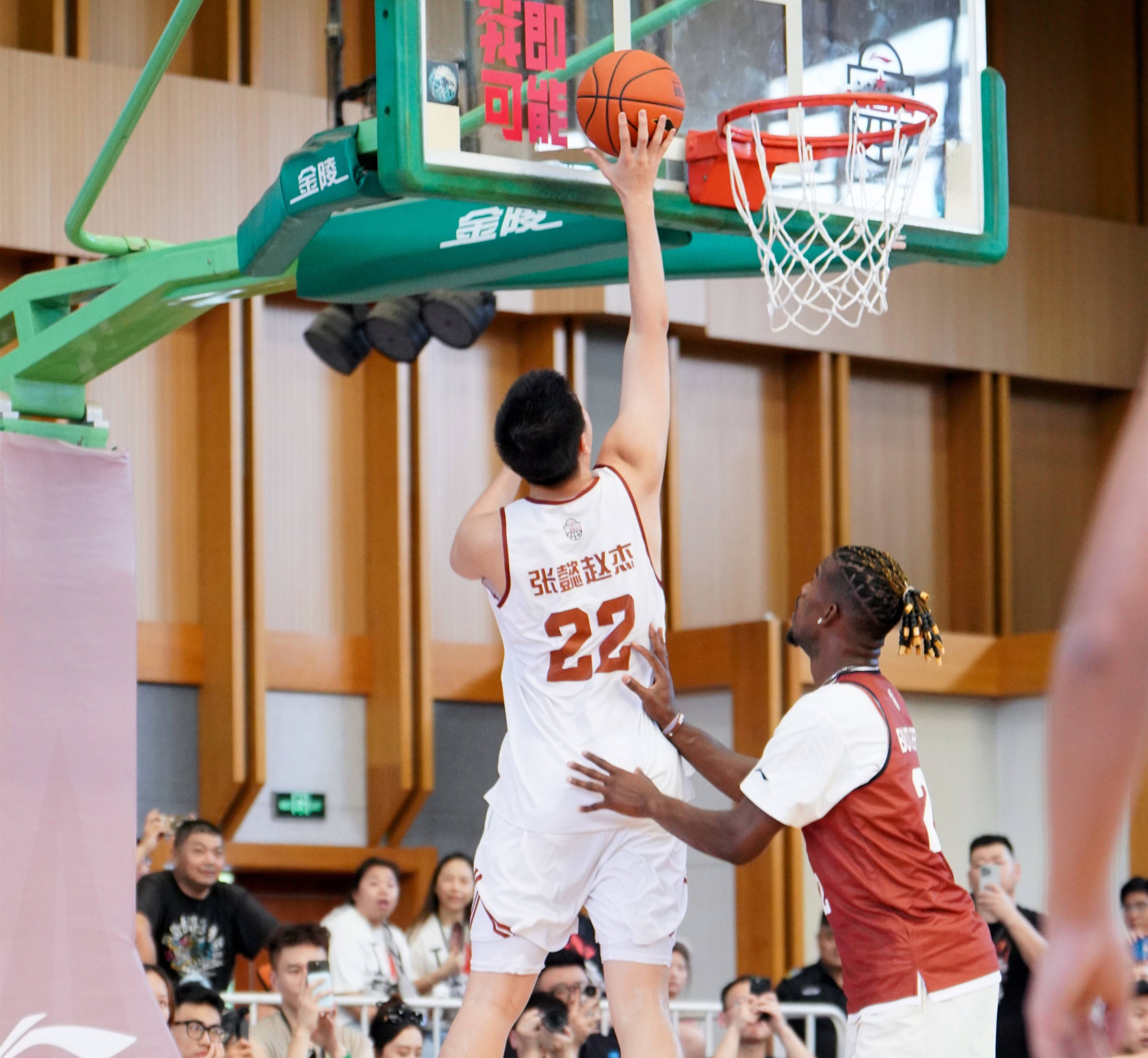 kaiyun-巴特勒新星比赛规则变更表现突出，公牛前途光明！全场沸腾不已的简单介绍