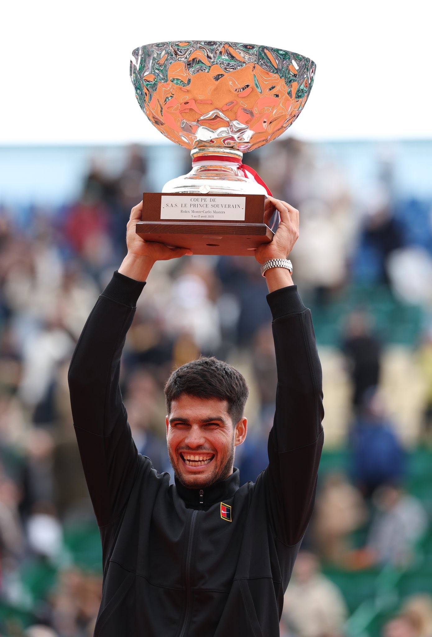 开云体育-纳达尔重返赛场，夺冠首场状态出色，热火观众沸腾！上演精彩一战的简单介绍